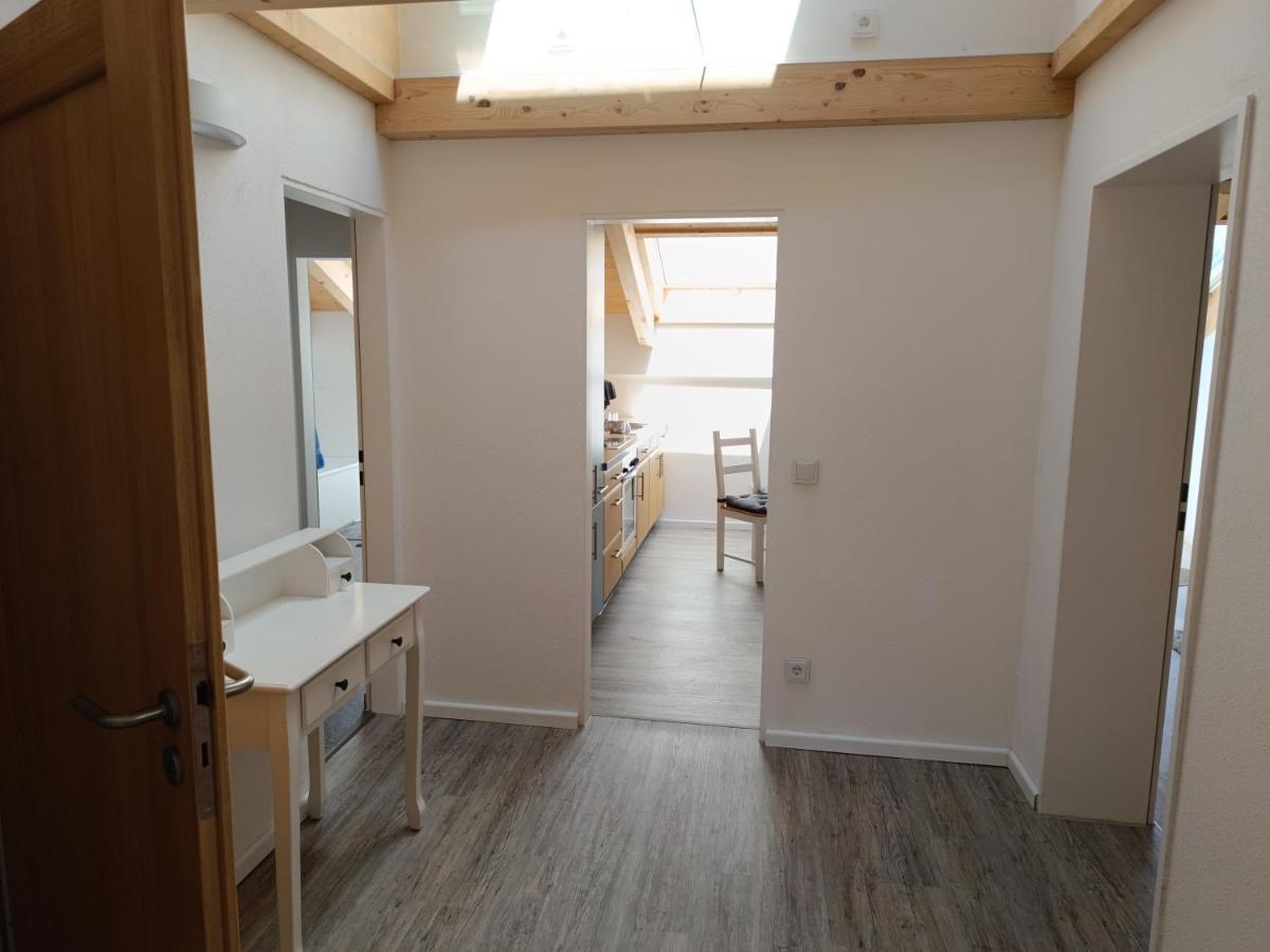 Münsing Apartment Unterm Dach Mit Kleinem Seeblick מראה חיצוני תמונה